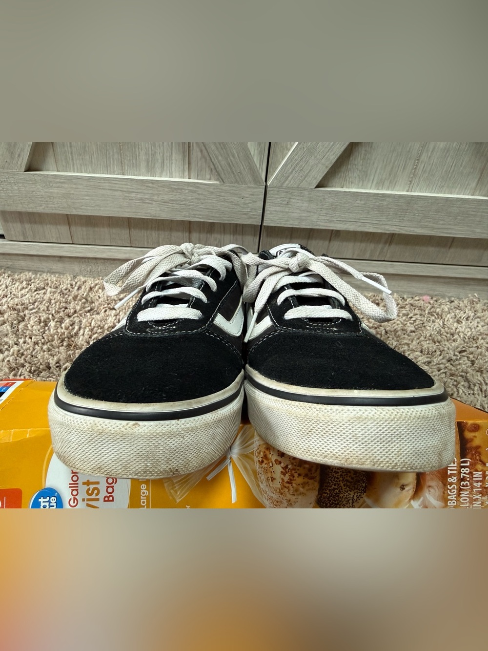 Vans ward Old Skool Black & White Suede Sneakers (9 ladies) unisex ok to - Picture 4 of 11